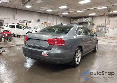 2015 Volkswagen Passat 1.8T Se из США, поврежденный, VIN 1VWBT7A35FC053475